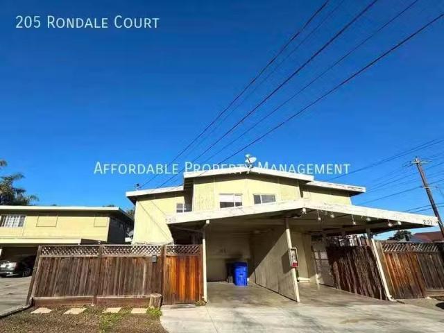 House for rent in Hayward