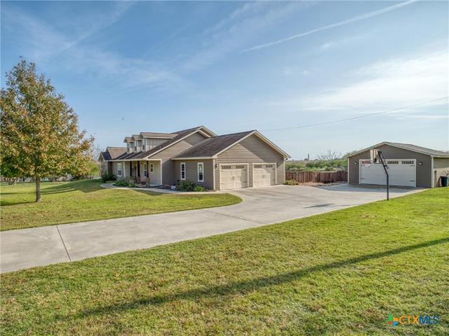 House for sale in Shiner, Texas