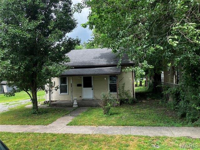 House for sale in Perry, Illinois