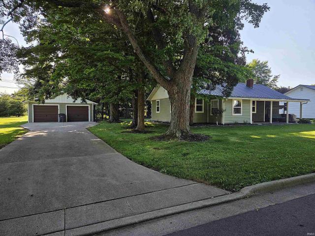 House for sale in Wakarusa, Indiana