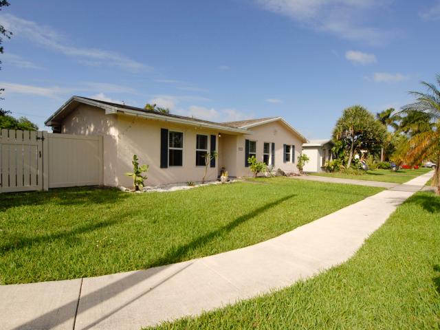 House for sale in Dania, Florida