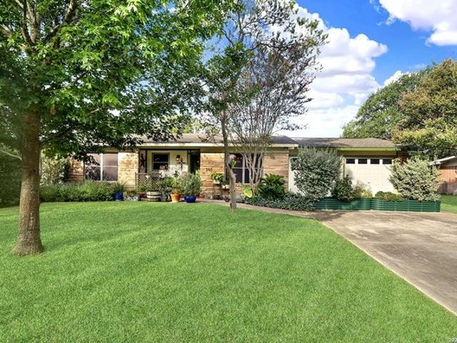 House for sale in Universal City, Texas