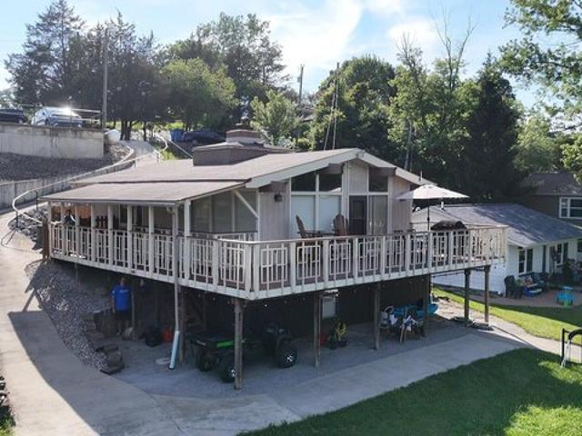 House for sale in Dry Ridge, Kentucky