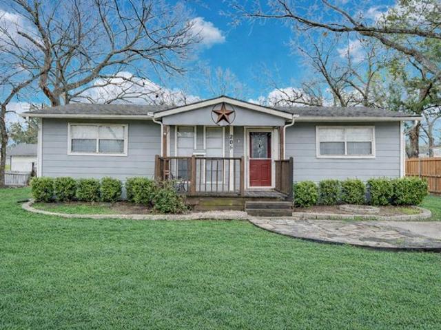 House for sale in Ellis, Texas