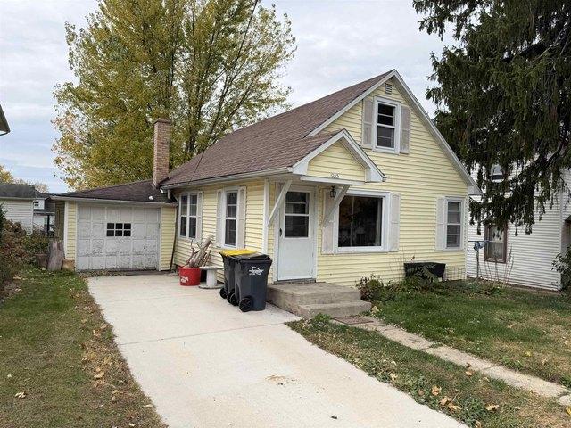 House for sale in Elizabeth, Illinois