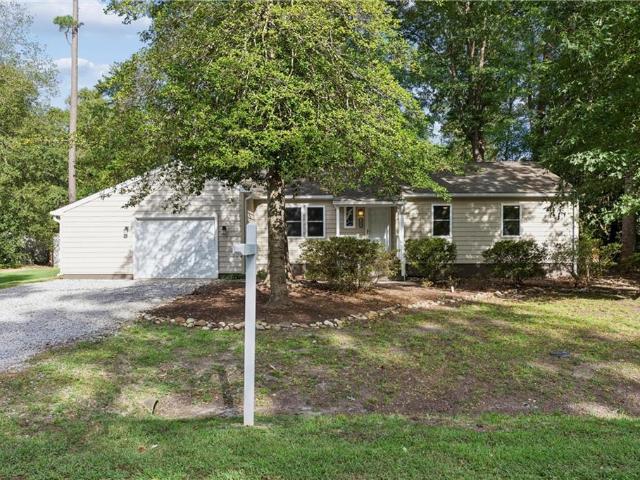 House for sale in Holly Hills, Yorktown