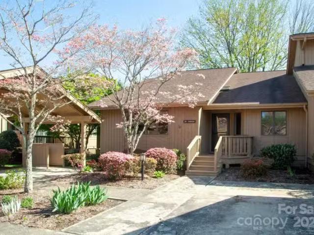 Condo for sale in Hendersonville Condo for sale in Hendersonville