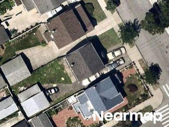 House for sale in Bellaire, New York