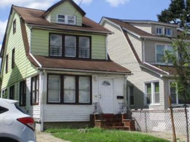 House for sale in Queens, Arverne