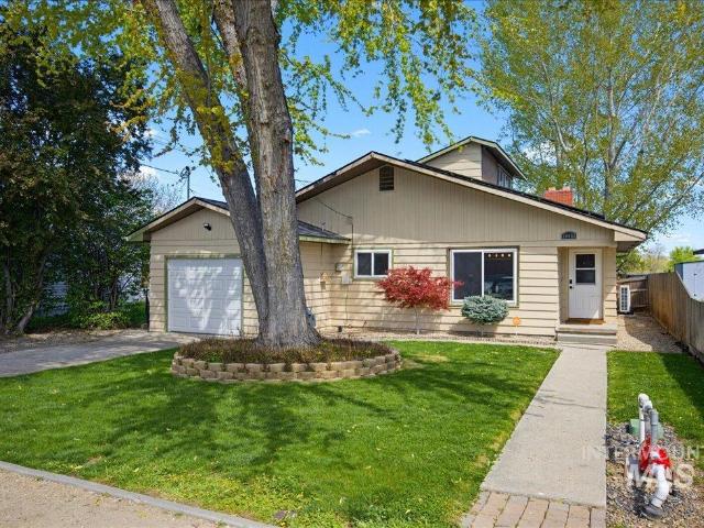 House for sale in Greenleaf, Idaho