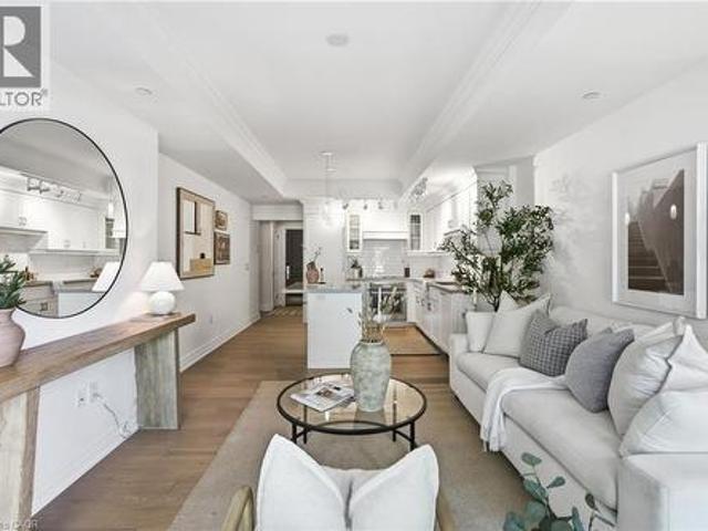 Condo for sale in Burlington, Golden Horseshoe