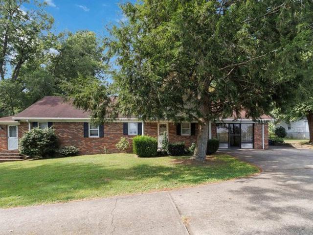 House for sale in Stanford, Kentucky