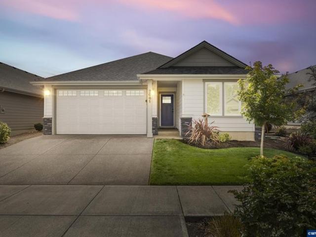 House for sale in Eden Gleann, Dallas
