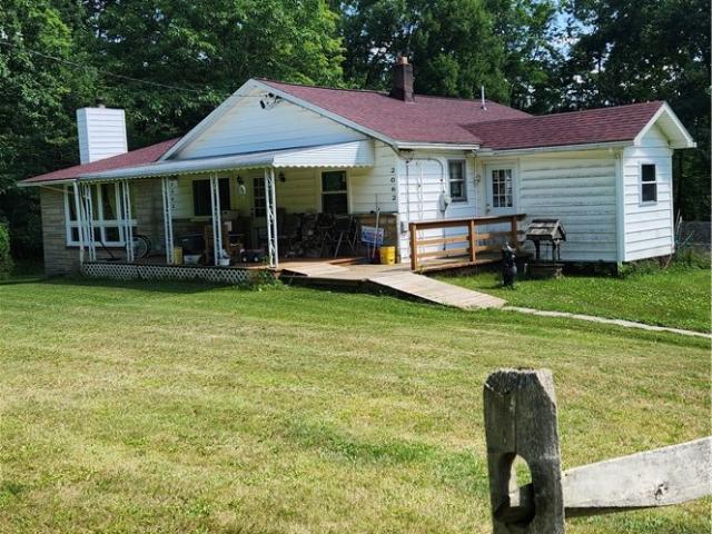 House for sale in Venango, Pennsylvania