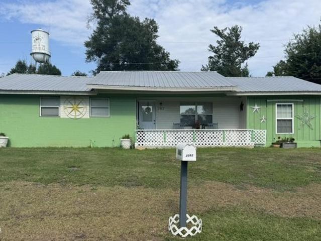 House for sale in Sneads, Florida