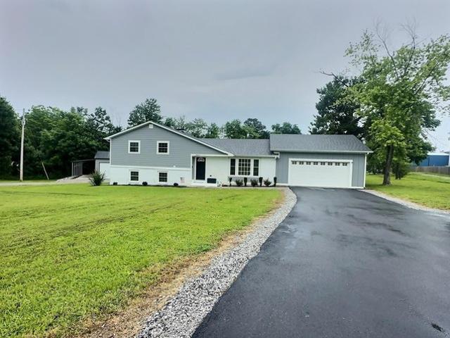 House for sale in Mayfield, Kentucky