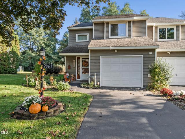 Townhouse for sale in Town of Guilderland, Albany County