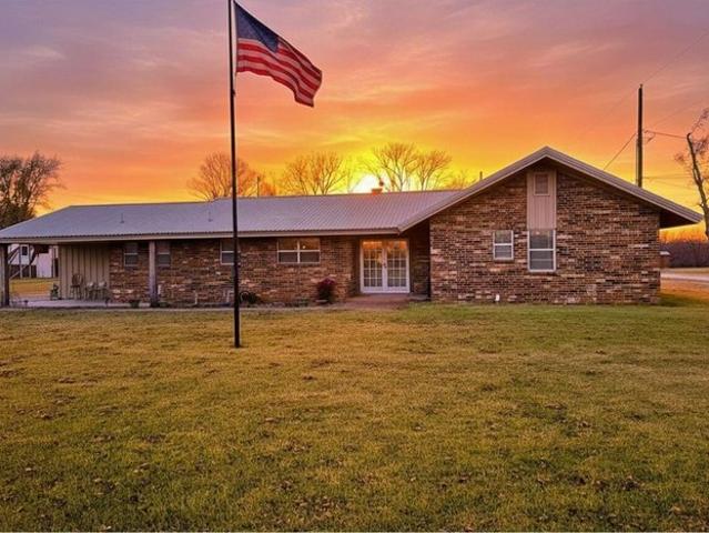 House for sale in Davis, Oklahoma