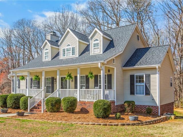 House for sale in Pfafftown, North Carolina
