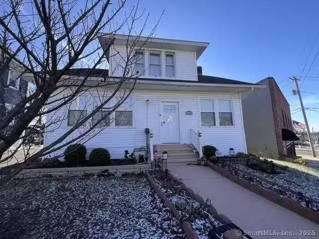 House for rent in Trumbull