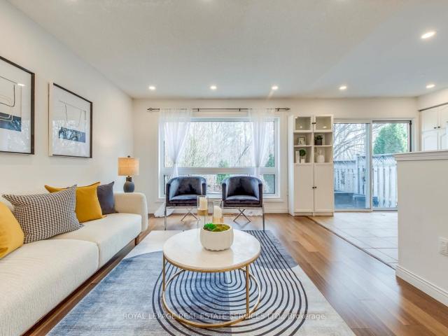 Townhouse for sale in Woburn, Ontario