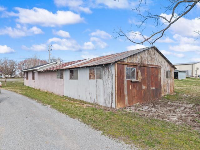 House for sale in Russell Springs, Kentucky