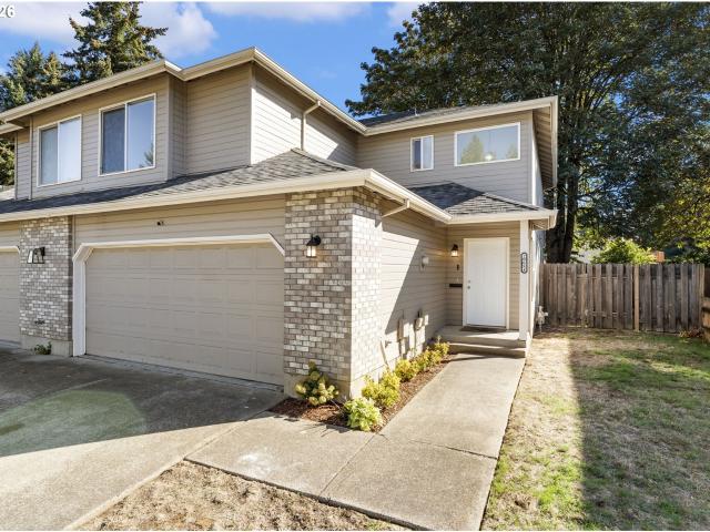 Townhouse for sale in Six Corners, Sherwood