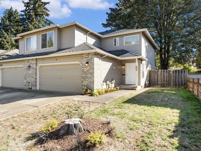 Townhouse for sale in Six Corners, Sherwood