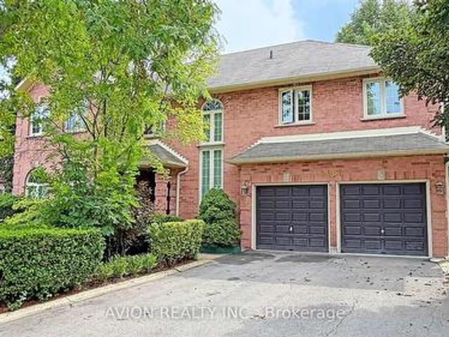 House for sale in Oakville, Golden Horseshoe