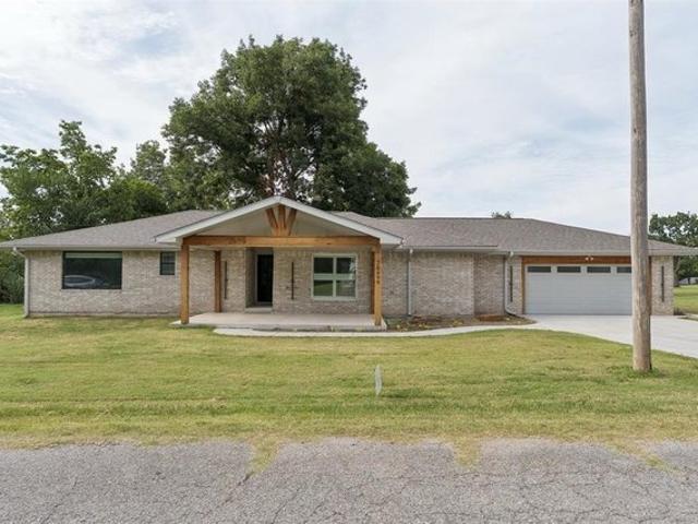 House for sale in Harrah, Oklahoma