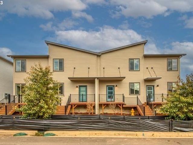 Townhouse for rent in Oregonia