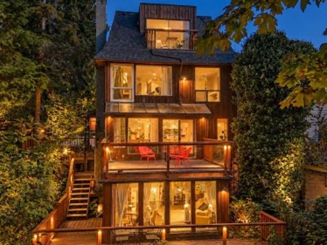House for sale in Mahon, North Vancouver