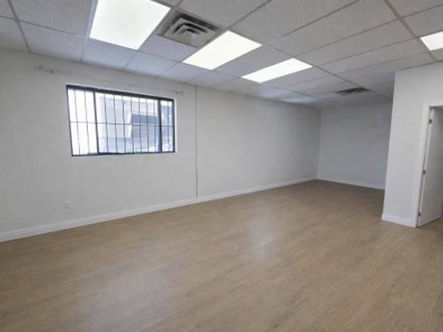 Commercial for rent in Chomedey, Quebec