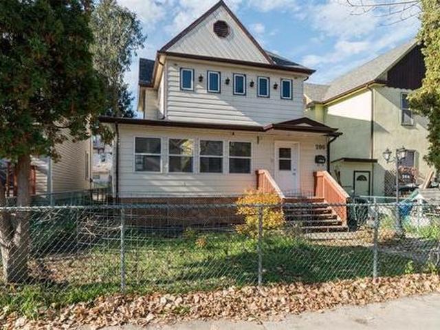 House for sale in West Broadway, Winnipeg