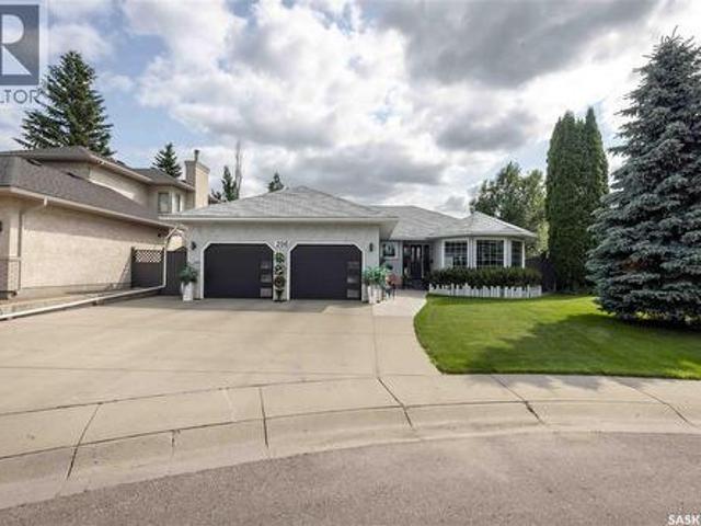 House for sale in Saskatoon, Saskatchewan
