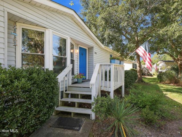 House for sale in Hampstead, Pender County