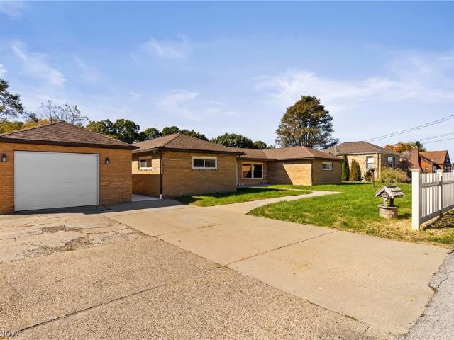 House for sale in Follansbee, Brooke County