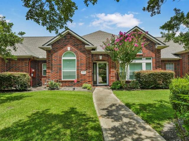 Townhouse for sale in Friendswood, Texas