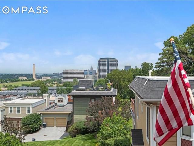 Townhouse for sale in Kansas City Townhouse for sale in Kansas City