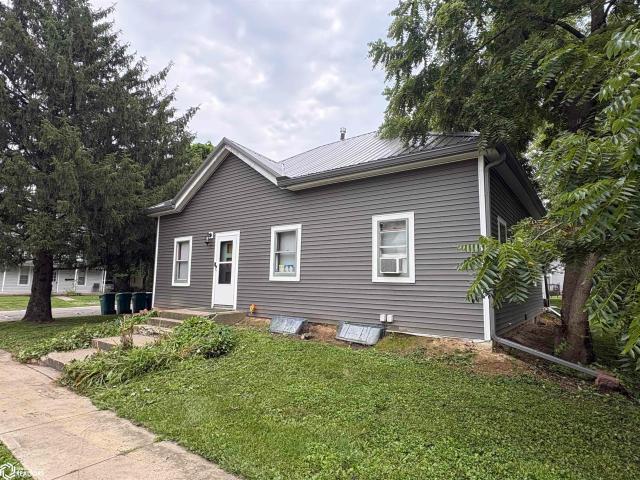 House for sale in Fairfield, Iowa