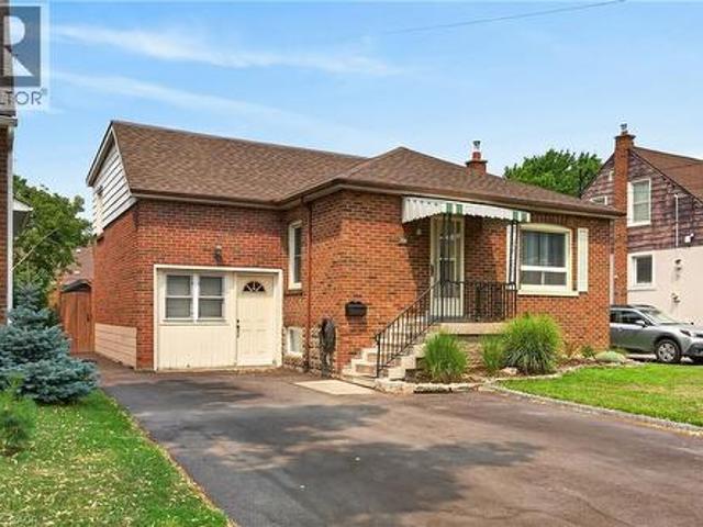 House for sale in Ancaster, Ontario