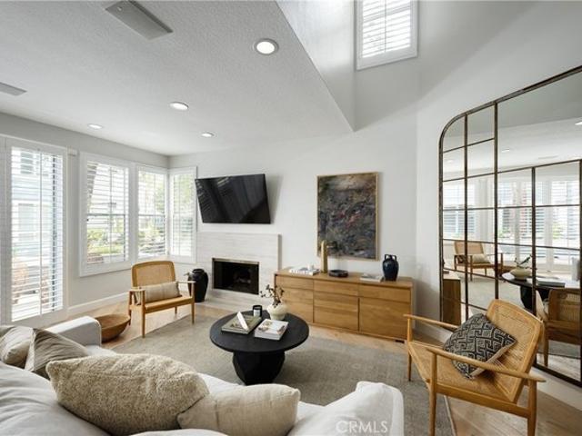 Condo for sale in Corona Del Mar, California