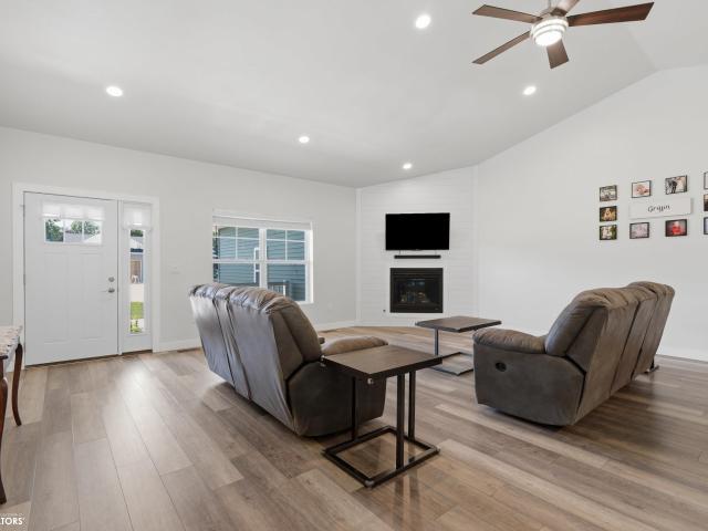 House for sale in Mediapolis, Iowa