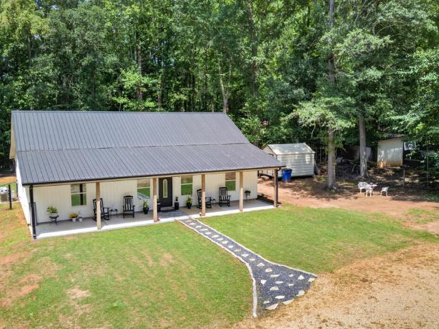 House for sale in Arnoldsville, Georgia