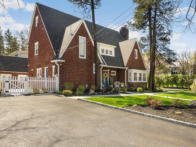 House for sale in Leonia, New Jersey
