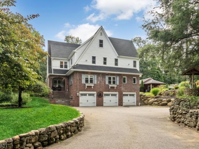 House for sale in Oakland, Bergen County