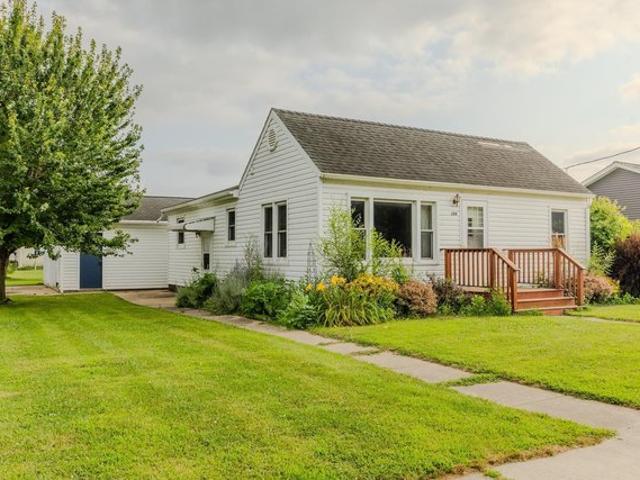 House for sale in Fort Atkinson, Iowa