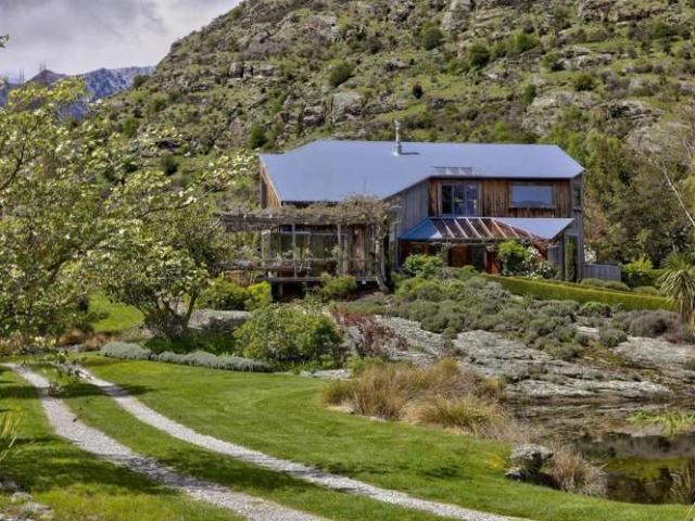 House for sale in Kelvin Heights, Queenstown