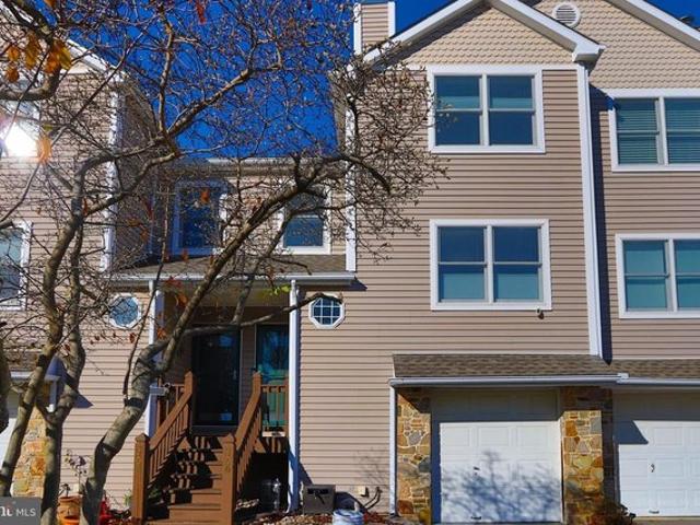 Townhouse for sale in Chester, Maryland