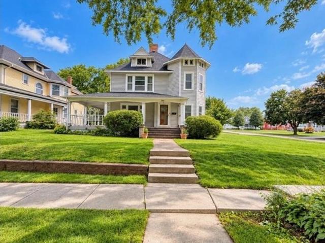 House for sale in Albion, Boone County